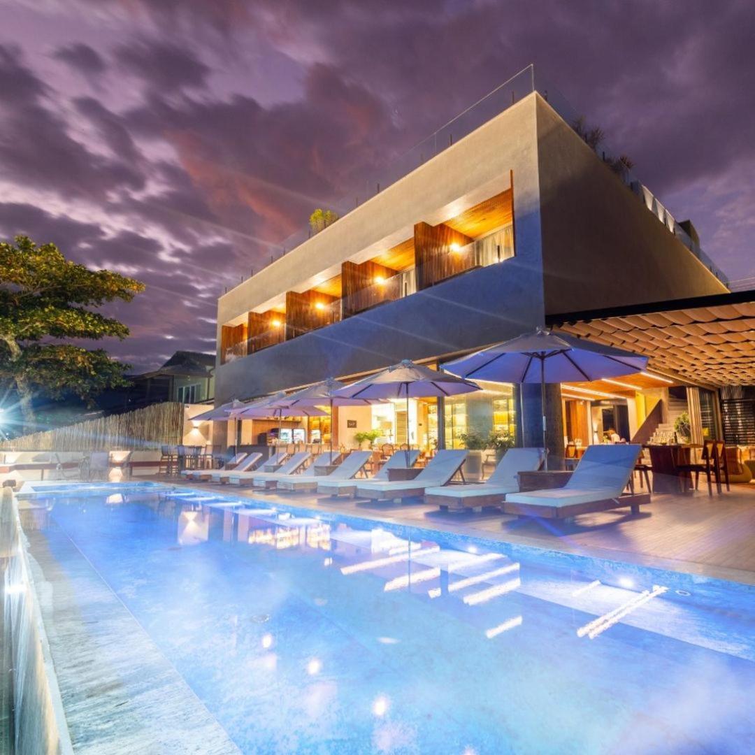 Duke Beach Hotel Маресиас Екстериор снимка