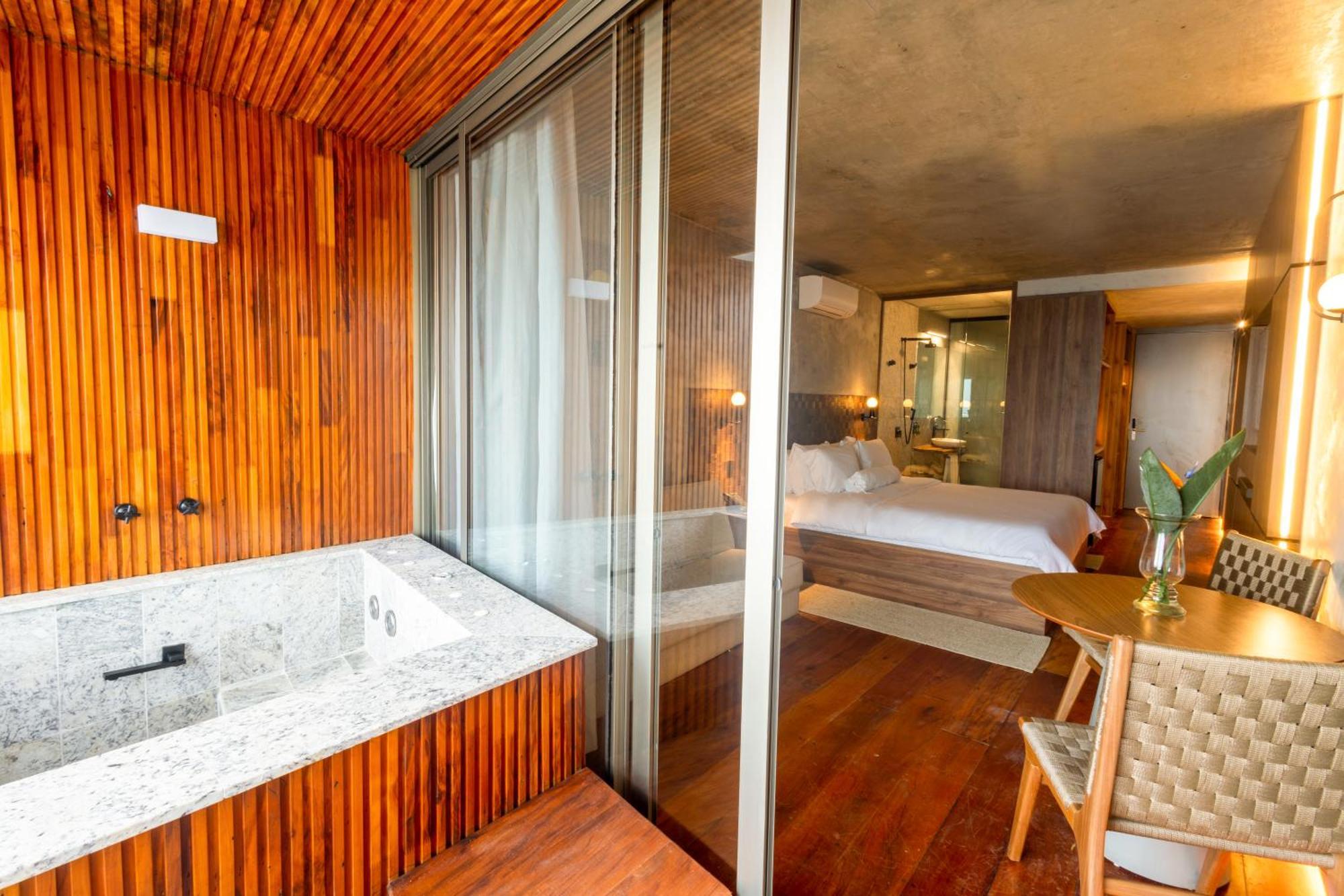 Duke Beach Hotel Маресиас Екстериор снимка