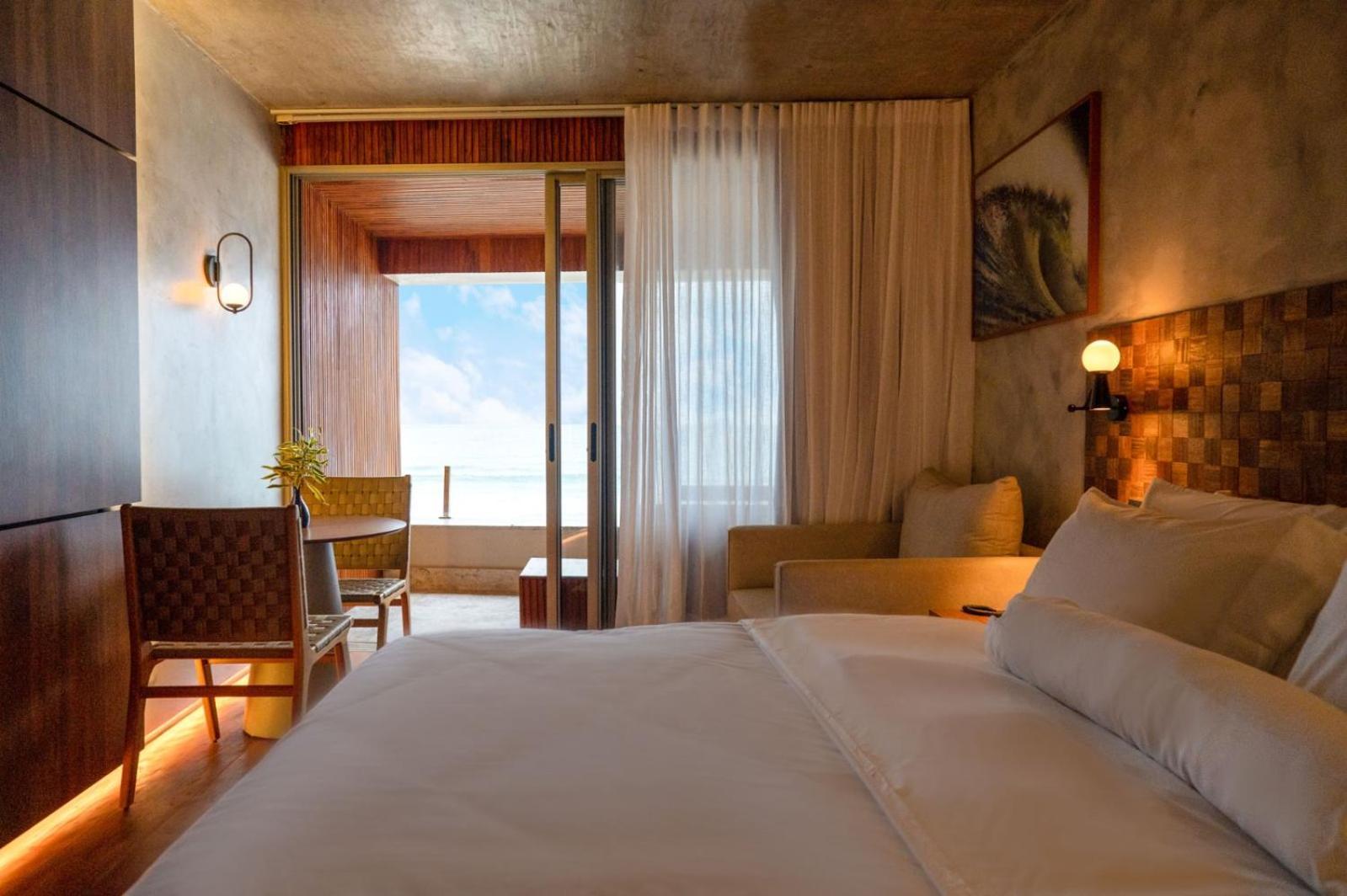 Duke Beach Hotel Маресиас Екстериор снимка