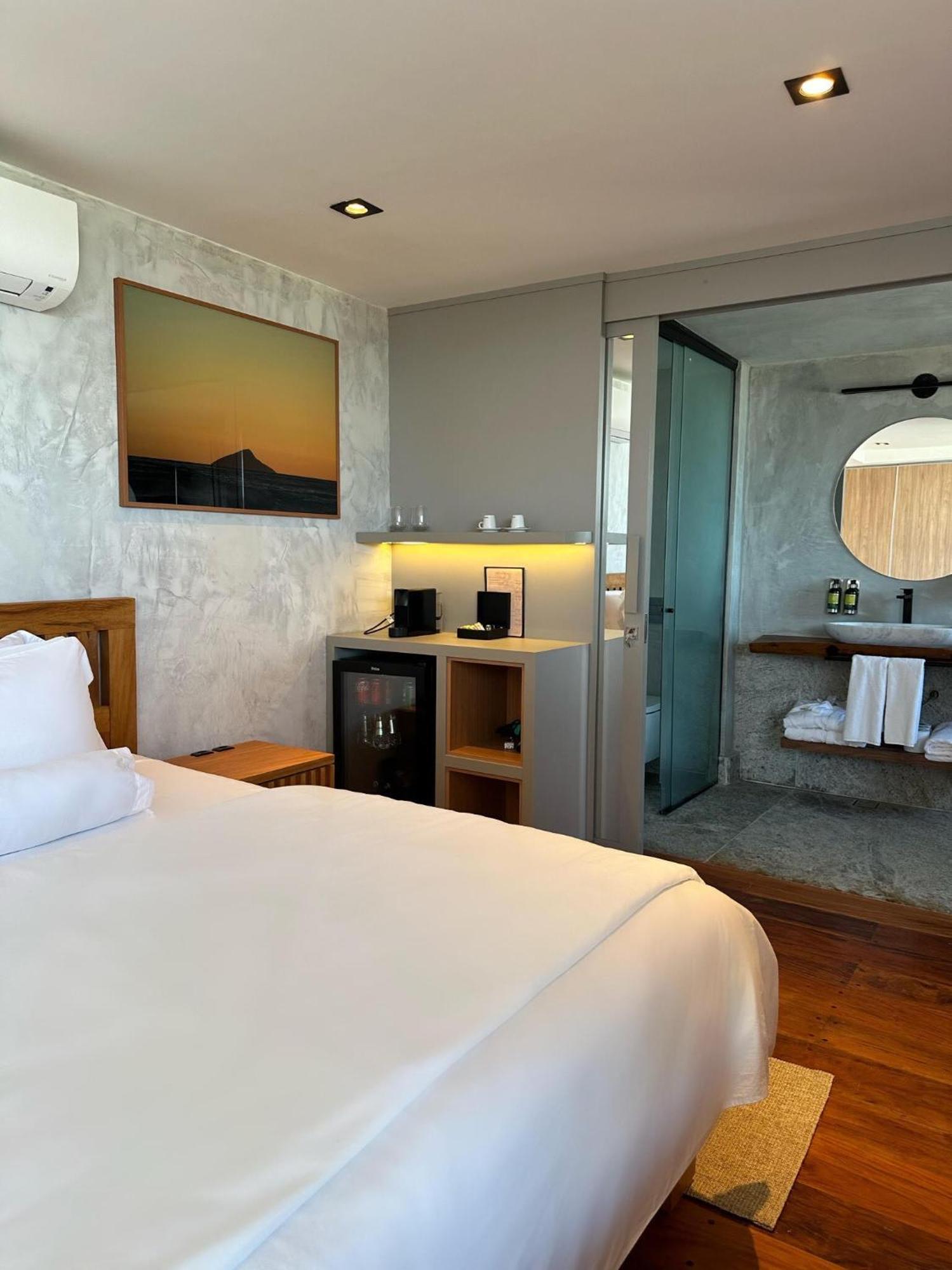 Duke Beach Hotel Маресиас Екстериор снимка